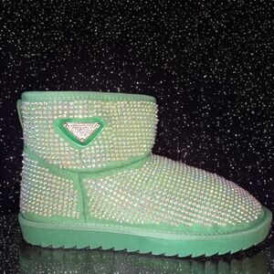 👋JUST IN!! Green Crystal Embellished Boots